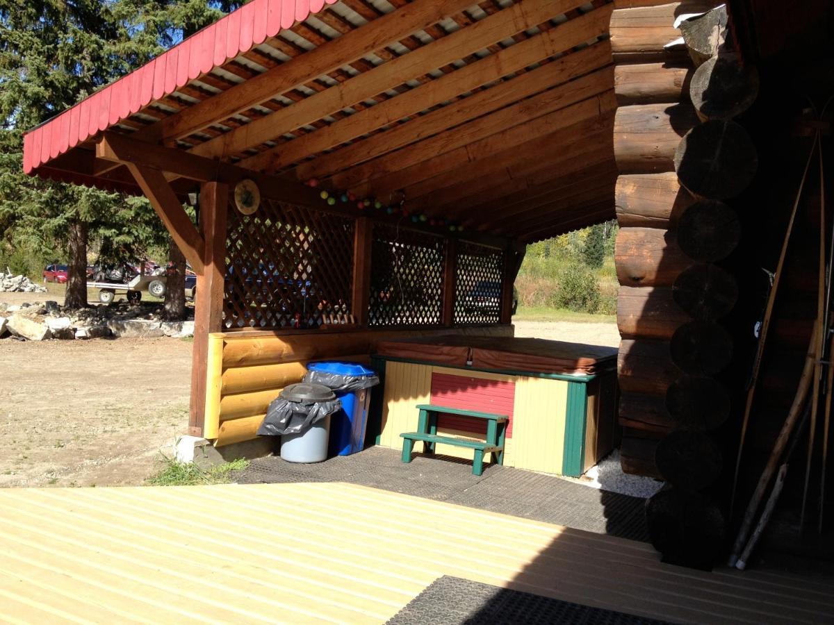 Summit River Lodge & Campsites Вейлмаунт Экстерьер фото
